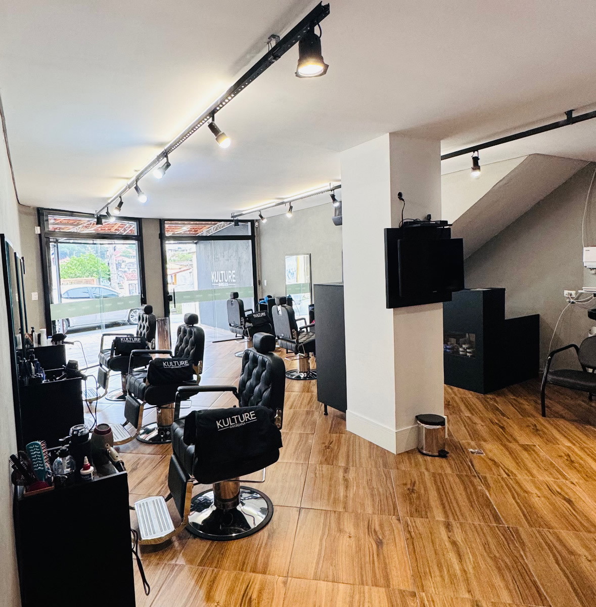 Interior da Kulture Barbearia